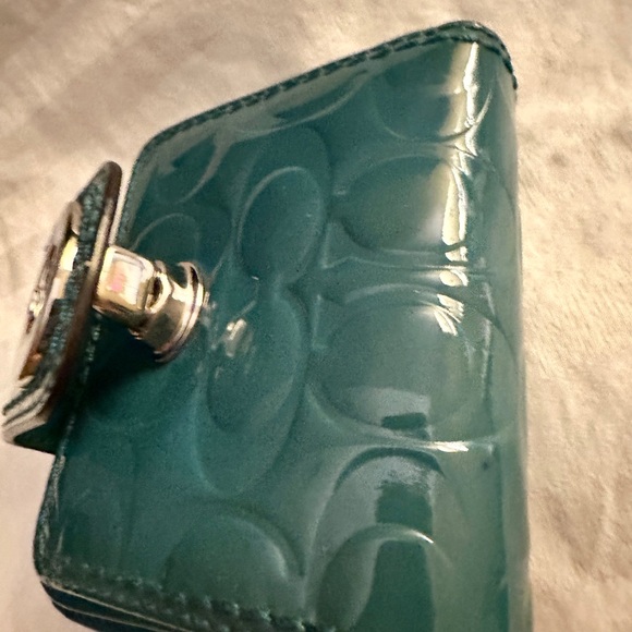 Women’s Coach wallet patent leather teal . Outside excellent, pealing.inside - Picture 6 of 16